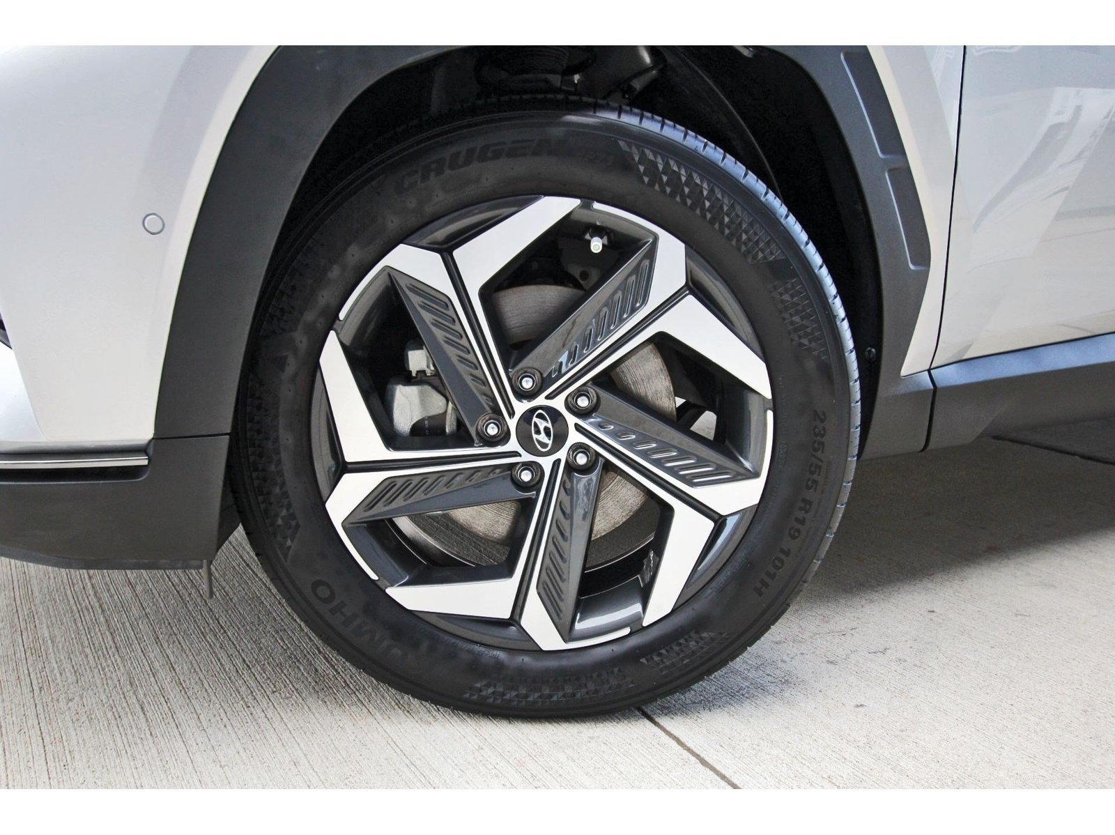 Certified 2024 Hyundai Tucson Limited FWD image 33