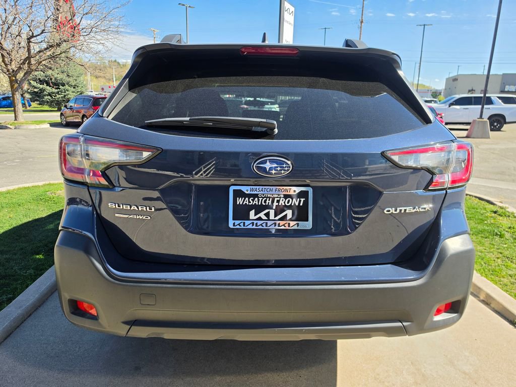 Used 2025 Subaru Outback Premium image 6