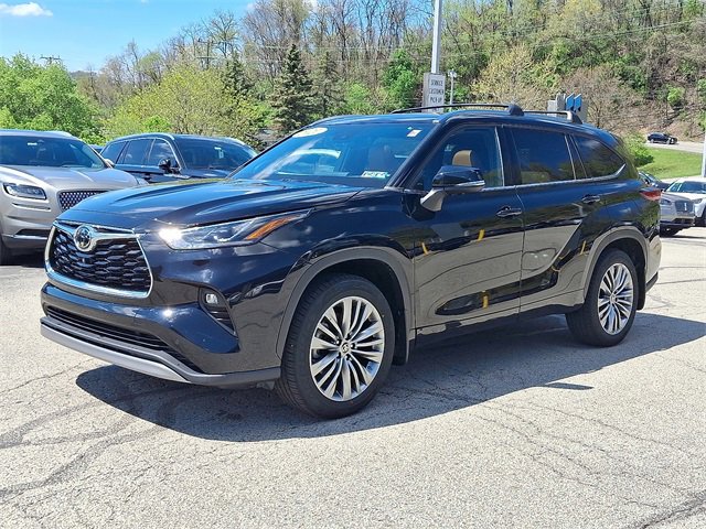 Used 2021 Toyota Highlander Platinum image 3