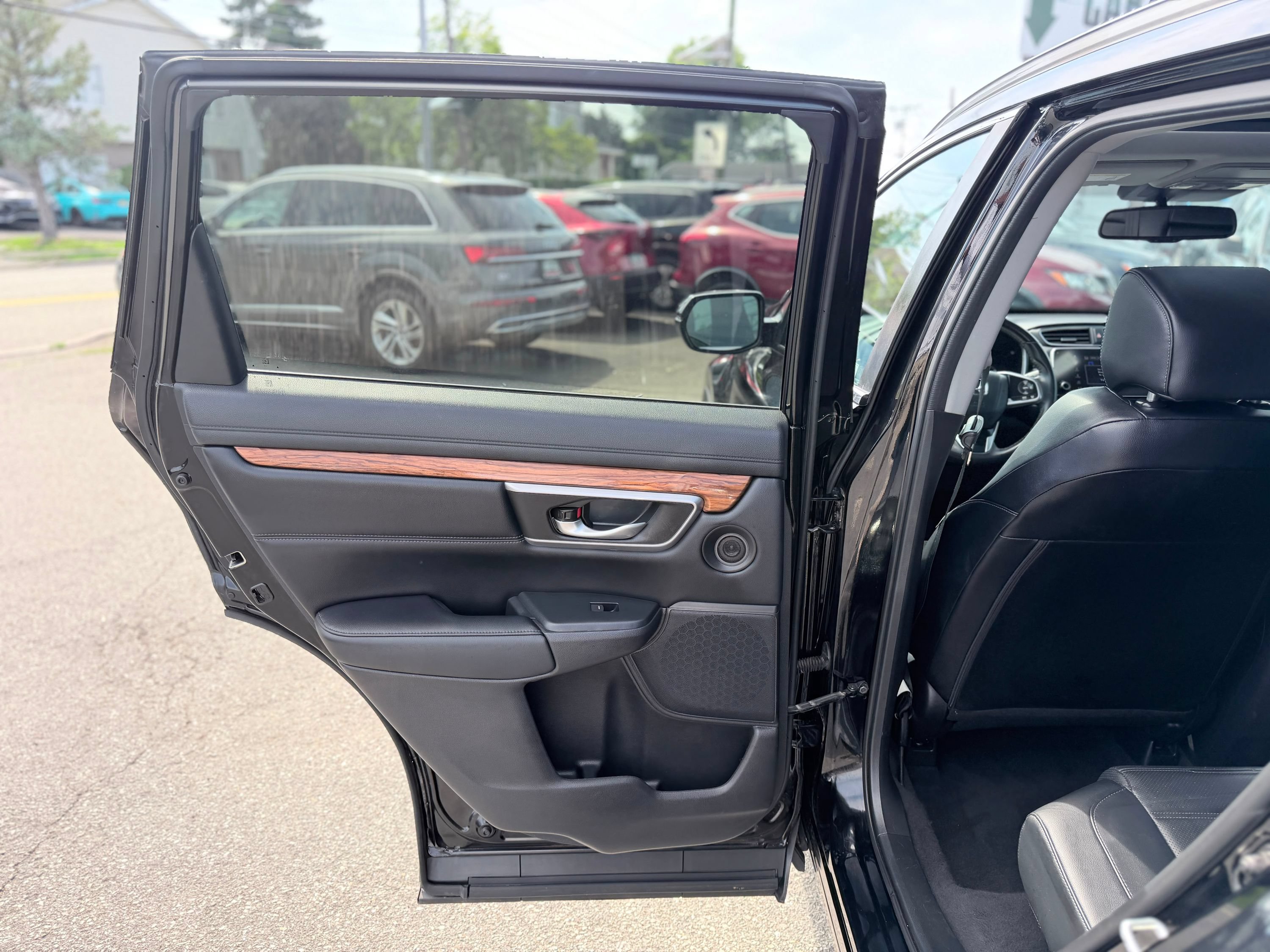 Used 2018 Honda CR-V Touring image 17