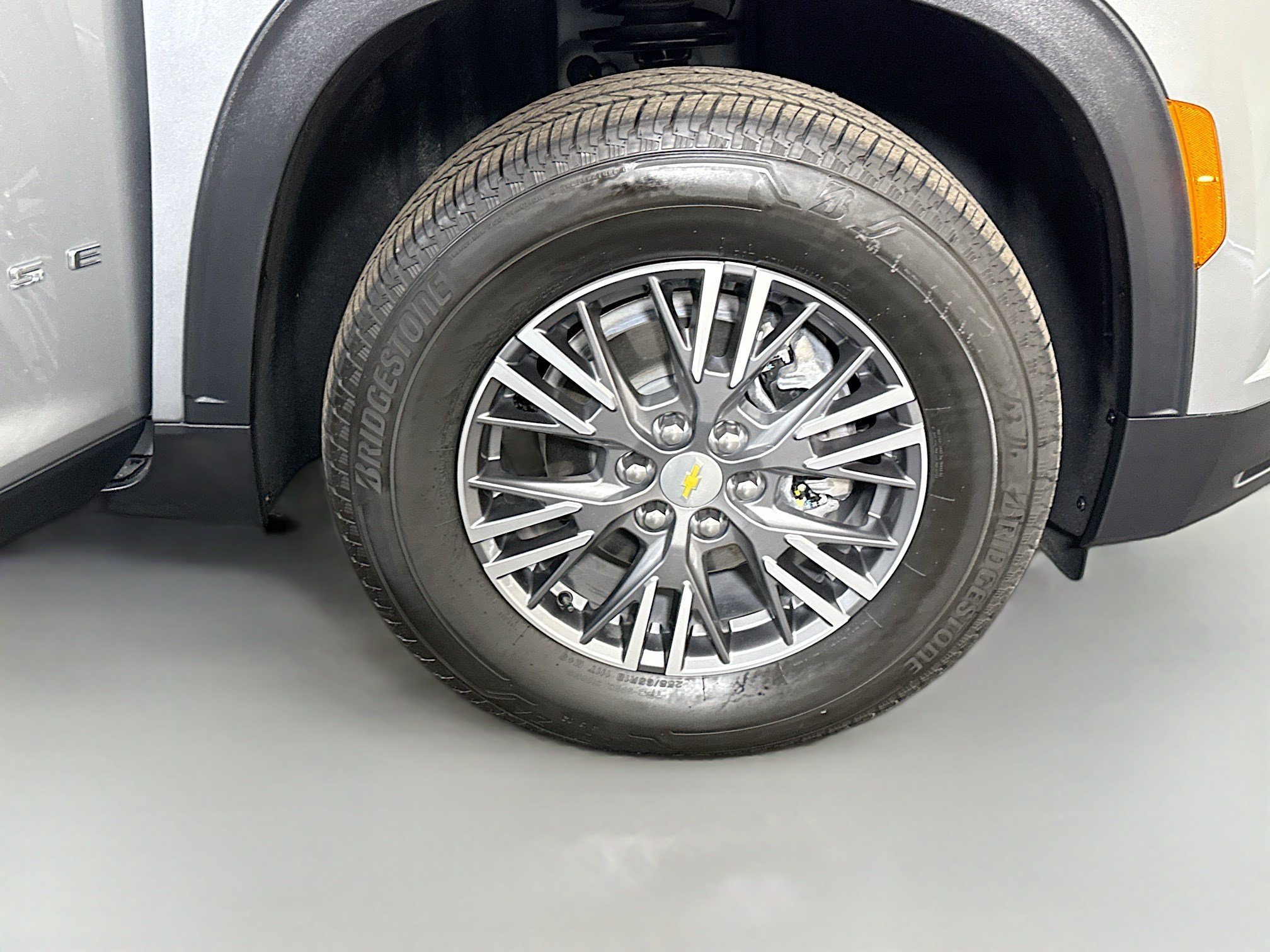 Used 2026 Chevrolet Traverse LT FWD image 32