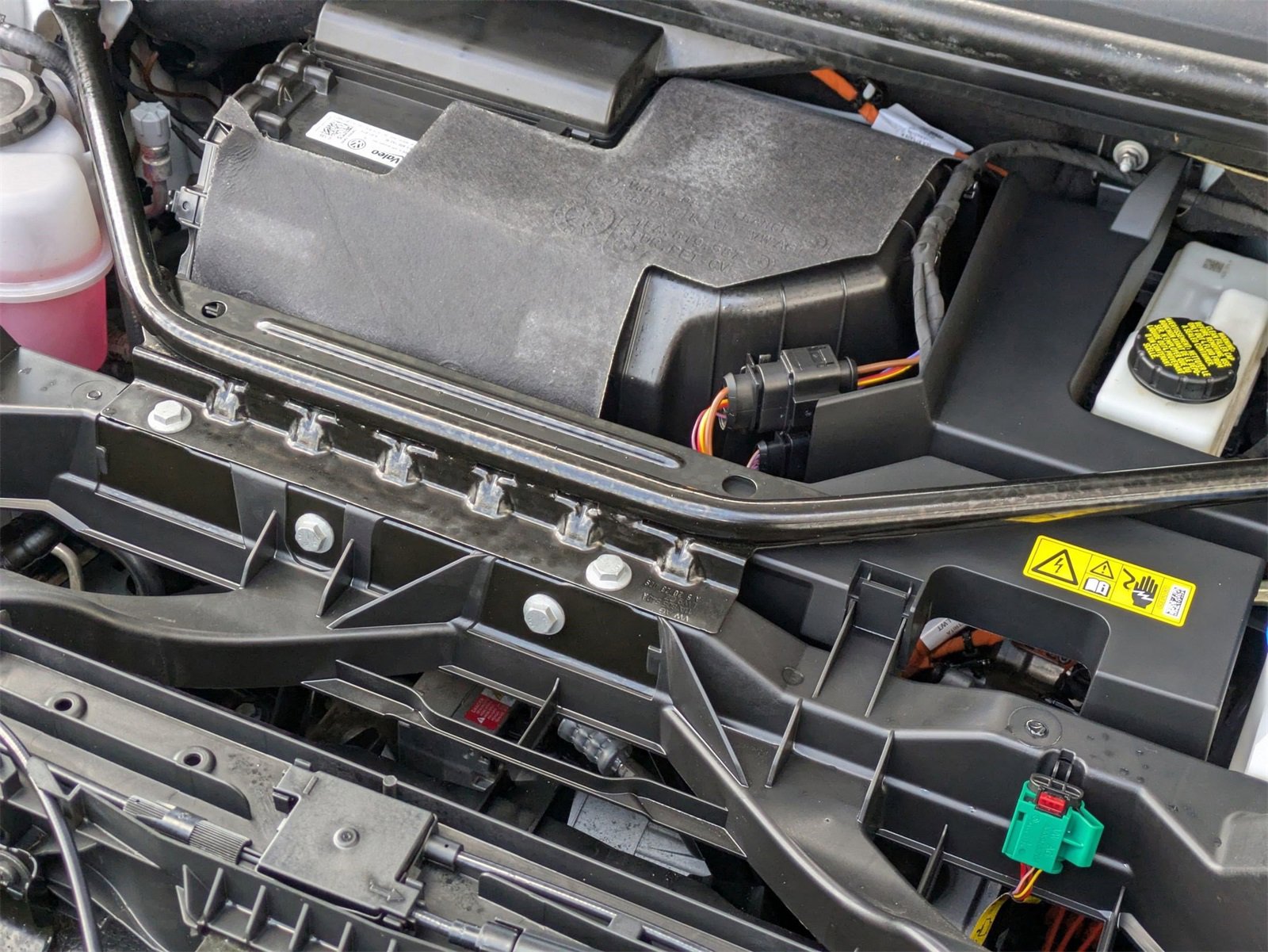 Used 2024 Audi Q4 e-tron Premium image 24