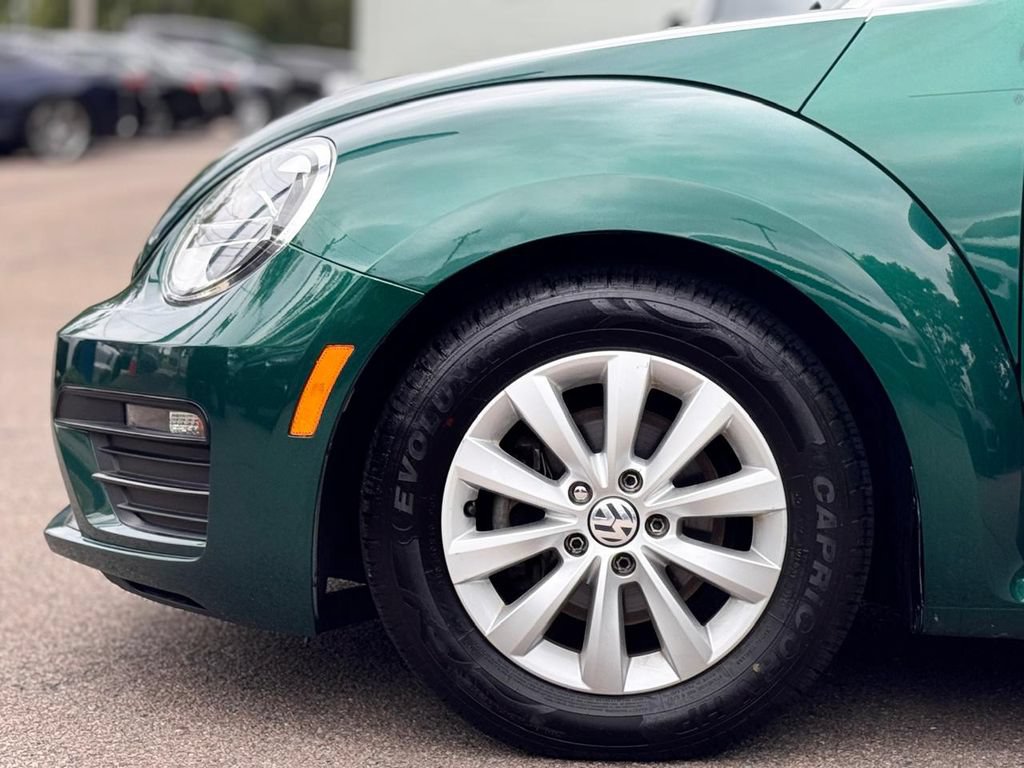 Used 2018 Volkswagen Beetle 2.0T S FWD image 11