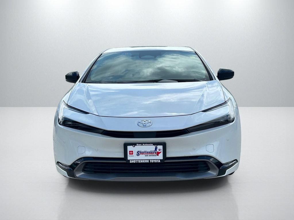 Used 2023 Toyota Prius XLE FWD video 2