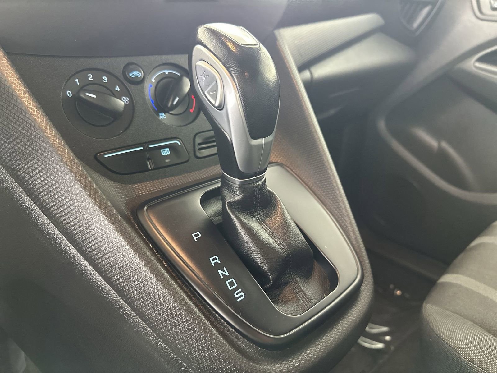 Used 2016 Ford Transit Connect XLT image 24