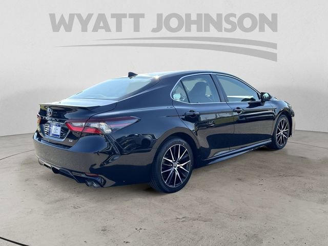 Used 2024 Toyota Camry SE FWD image 5