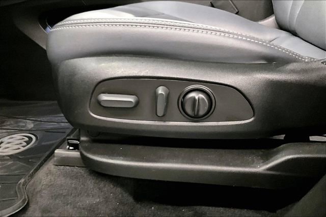 Used 2023 Buick Enclave Essence w/ Sport Touring Edition AWD/4WD image 38