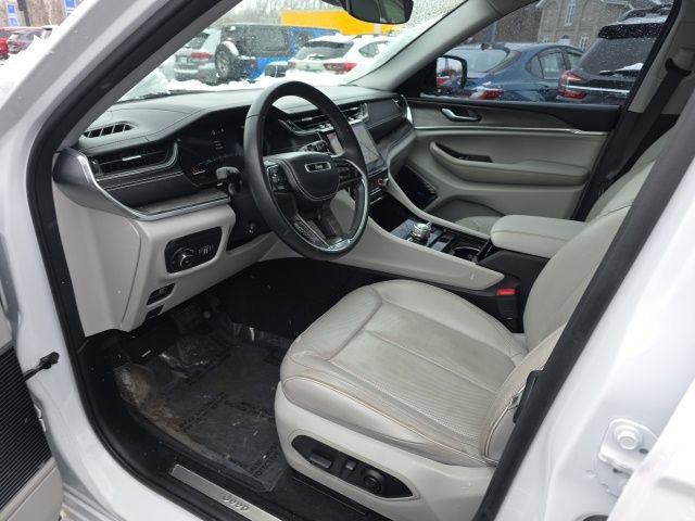 Used 2022 Jeep Grand Cherokee L Overland image 2