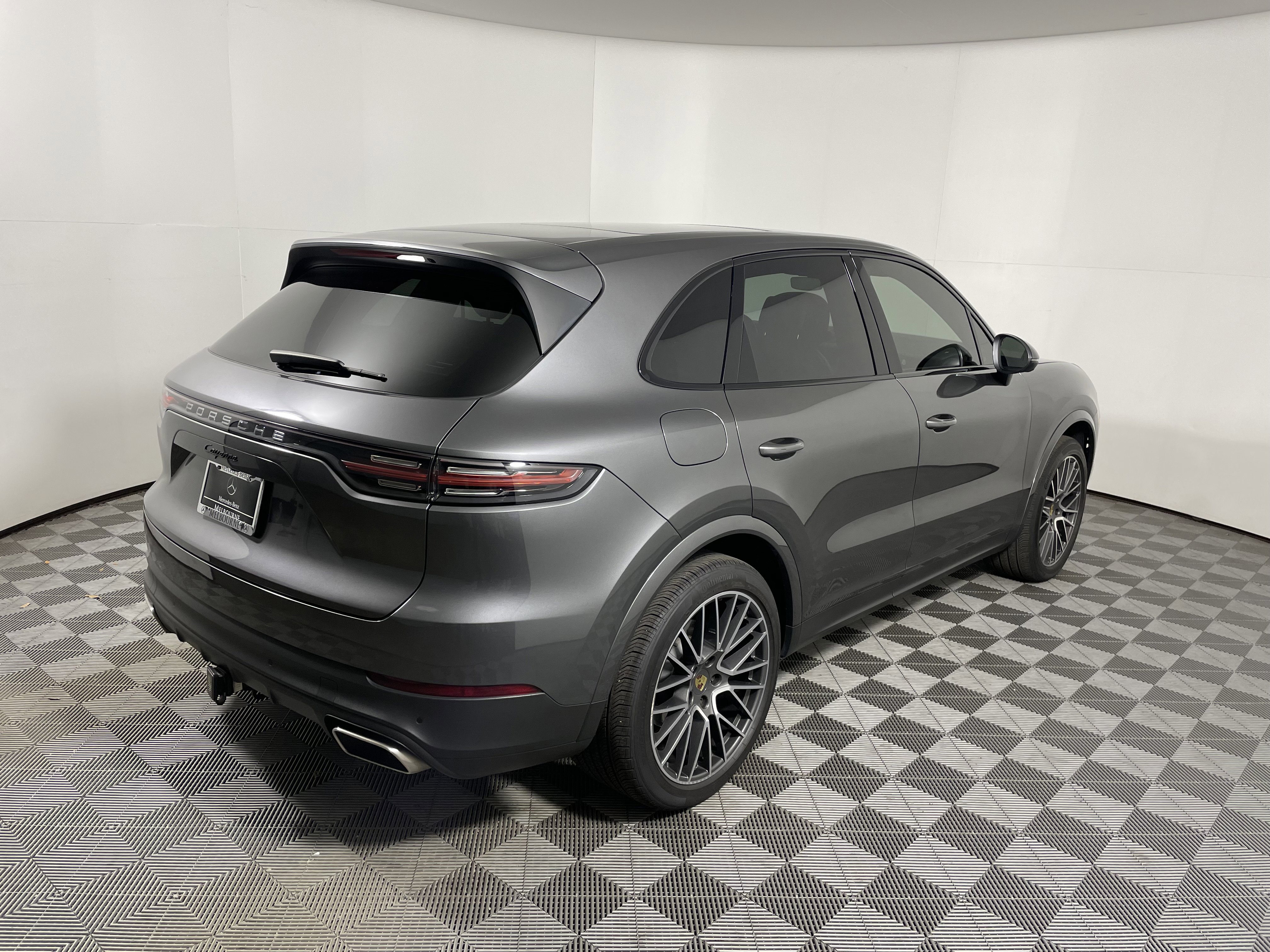 Used 2023 Porsche Cayenne image 7