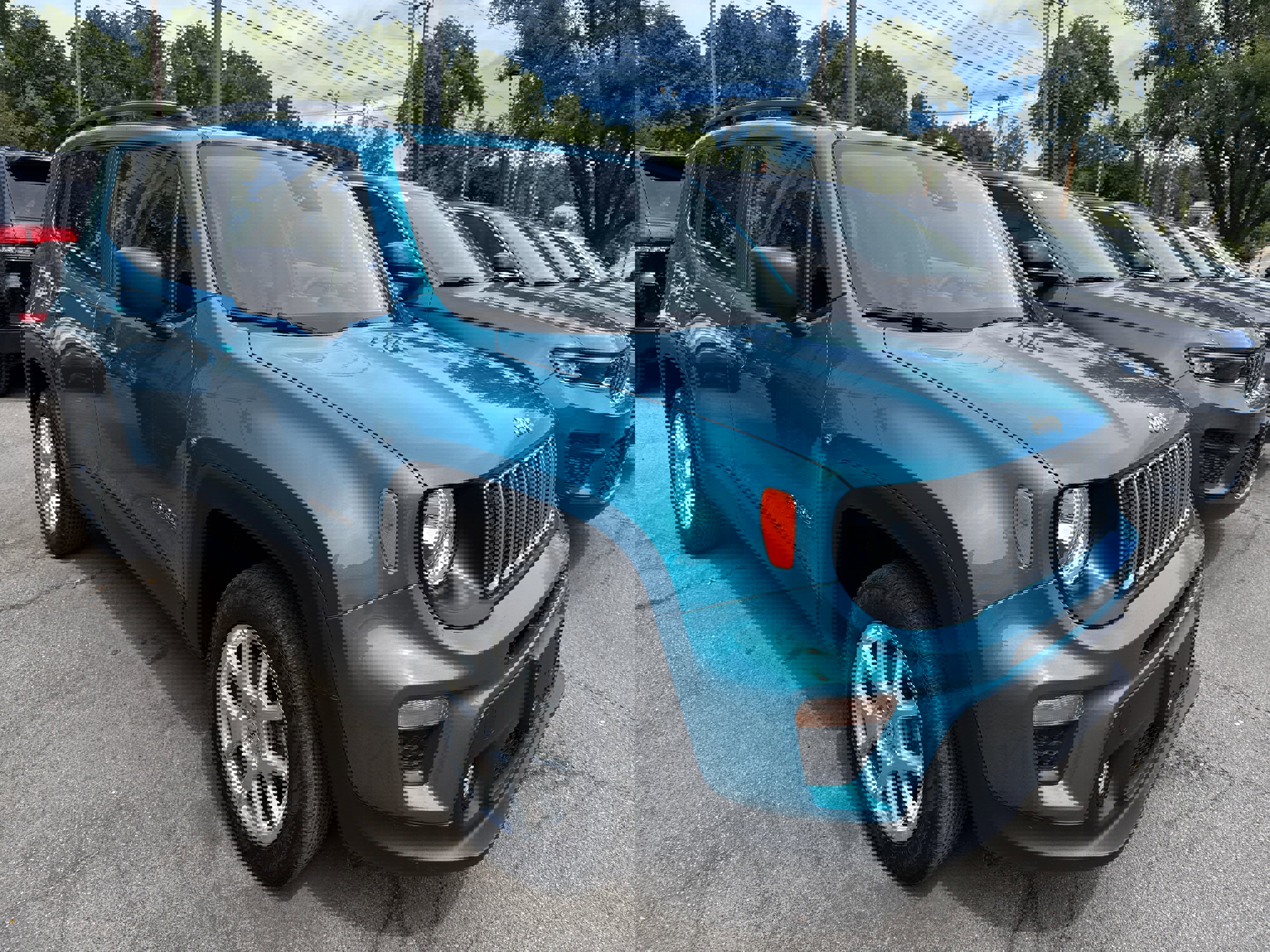 Used 2022 Jeep Renegade Latitude w/ Convenience Group image 2