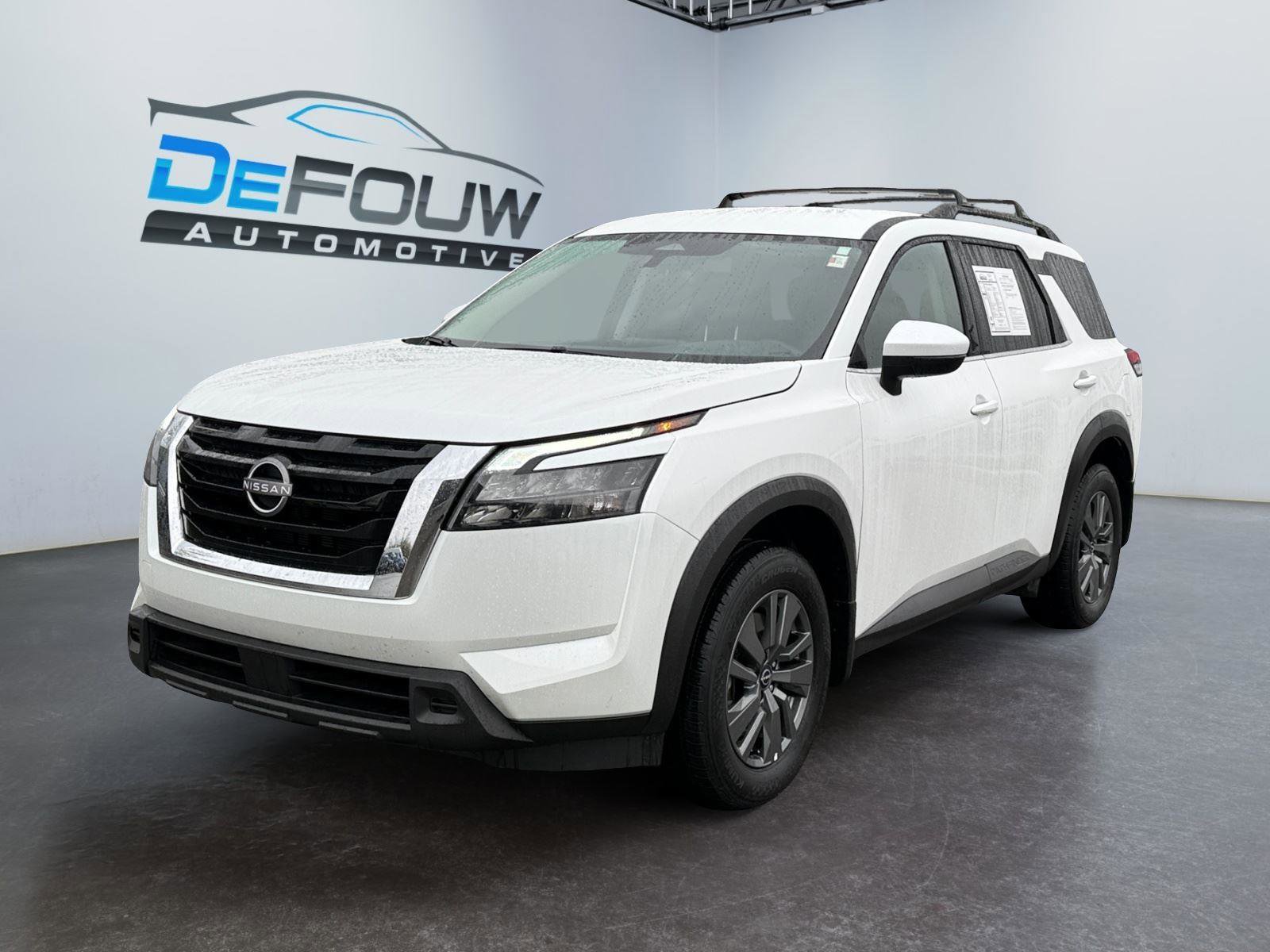 Used 2025 Nissan Pathfinder SV w/ Cargo Package image 7