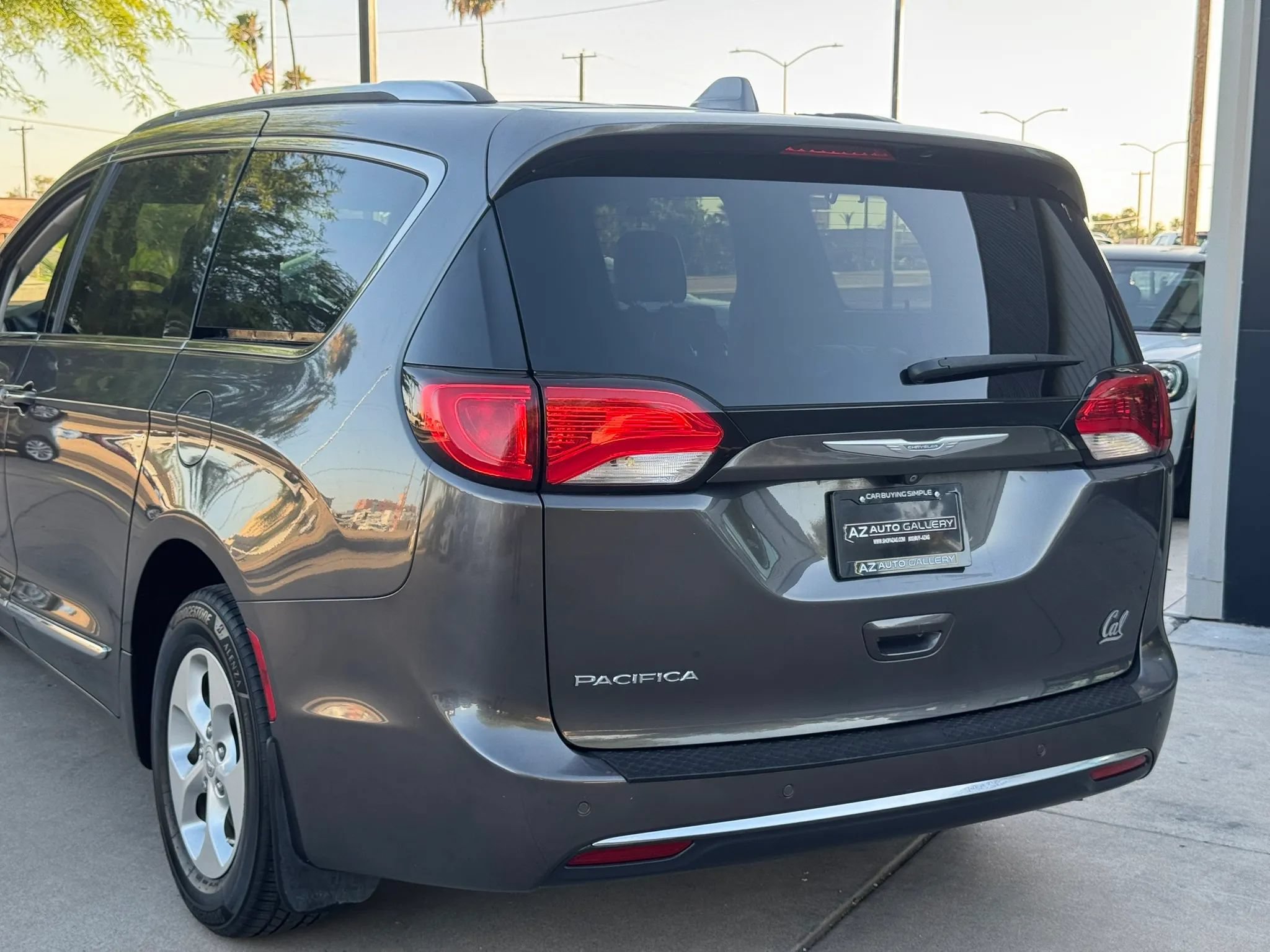 Used 2017 Chrysler Pacifica Touring-L Plus FWD image 52