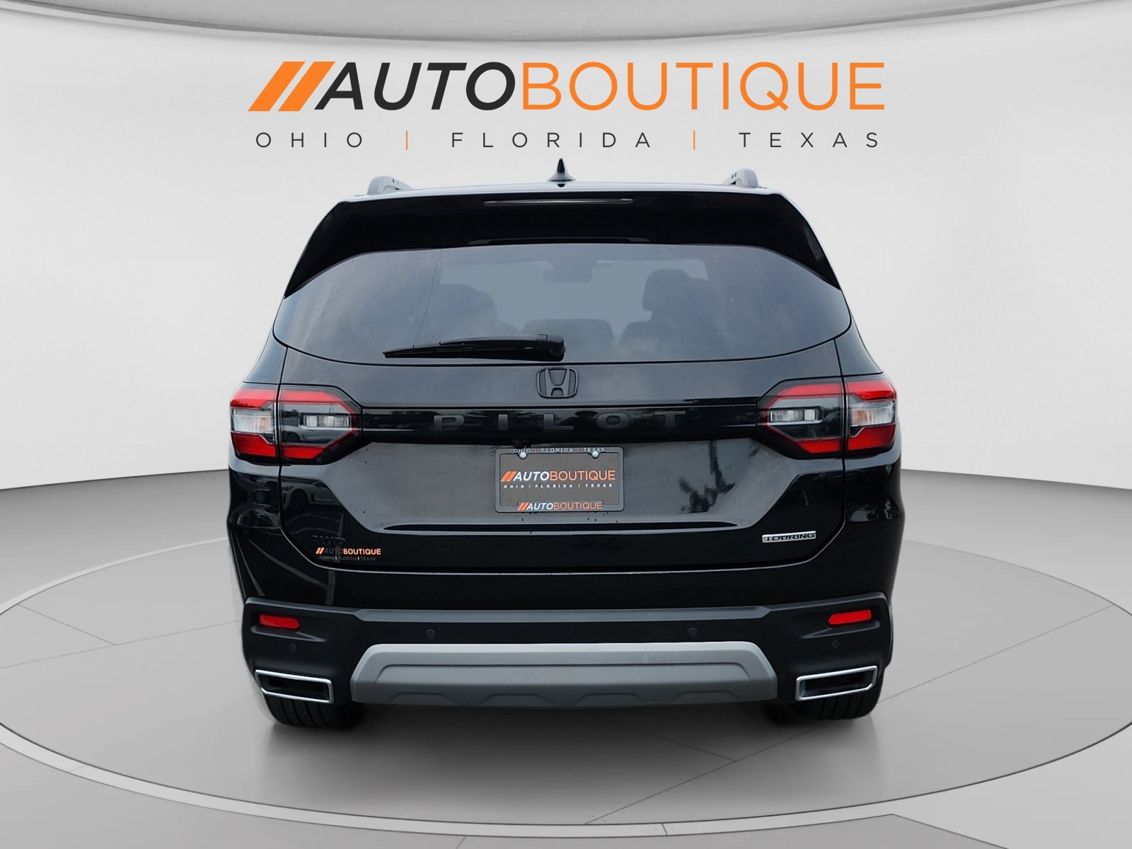 Used 2023 Honda Pilot Touring image 4