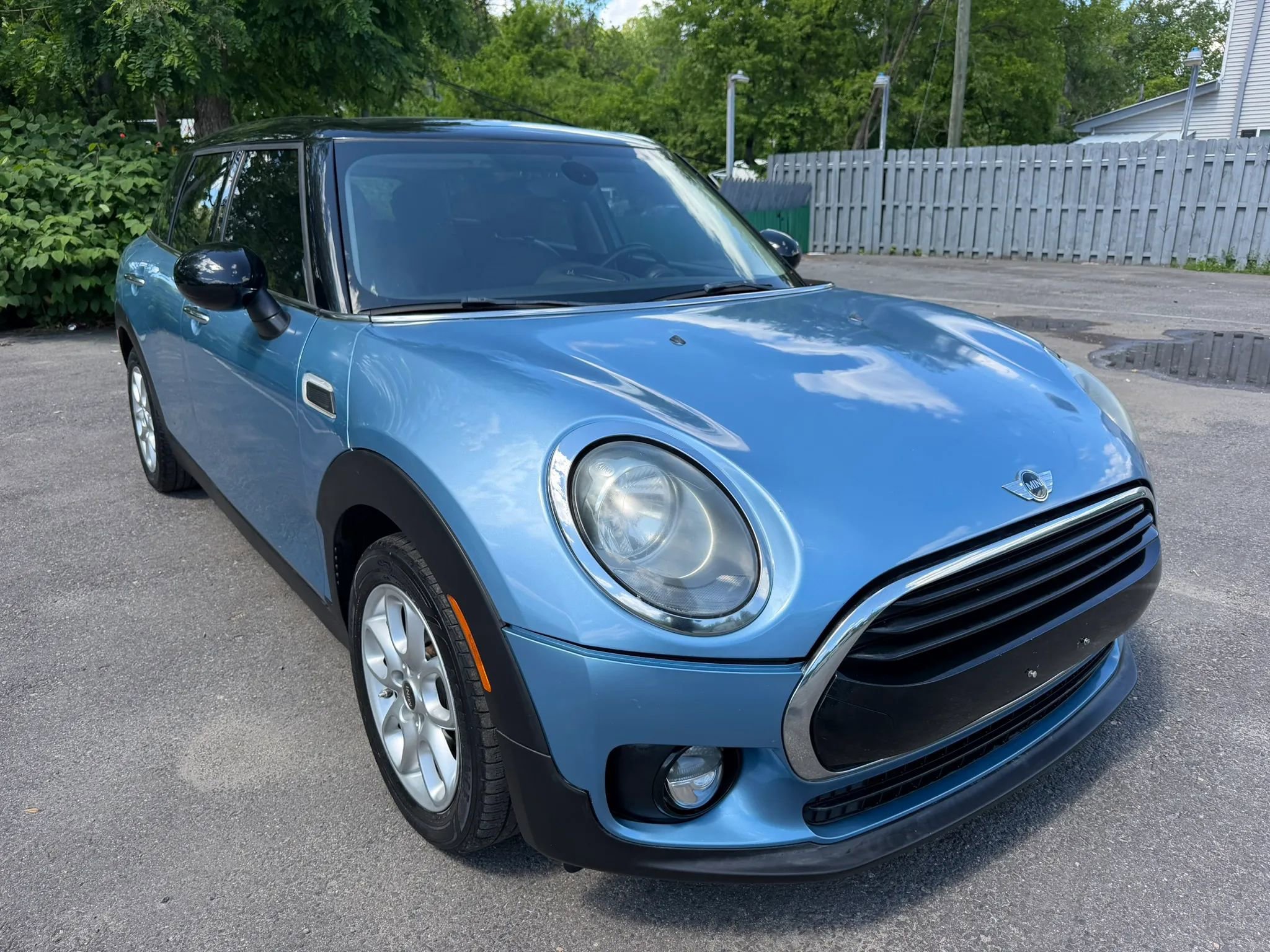 Used 2016 MINI Cooper Clubman FWD image 3