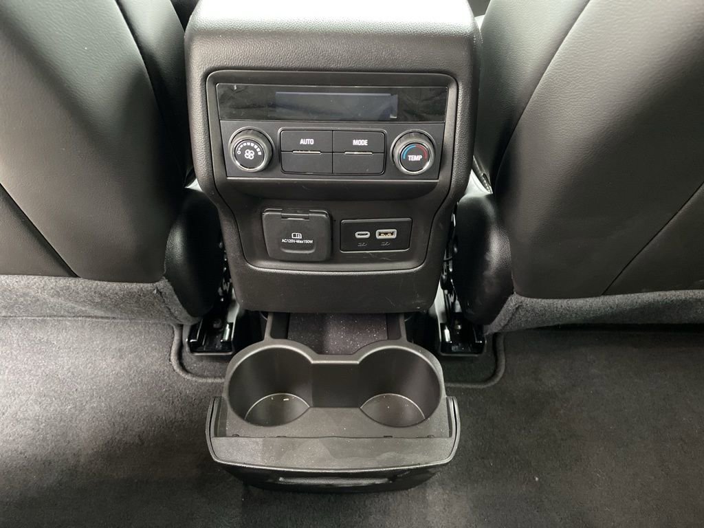 Used 2023 GMC Acadia SLT image 13