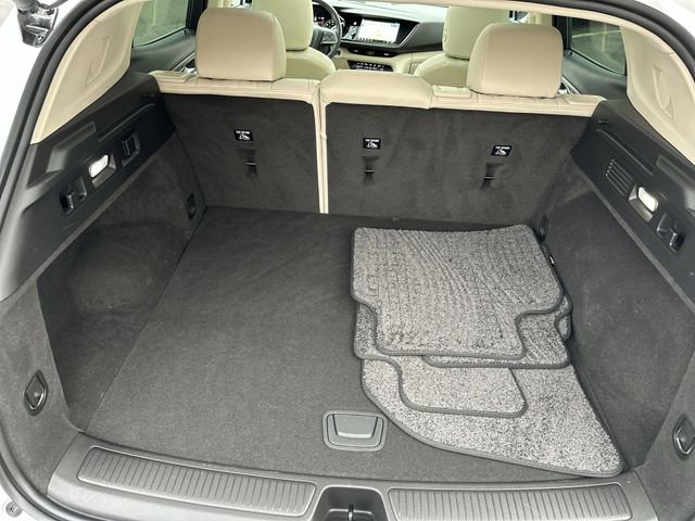 Used 2022 Buick Envision Avenir w/ Technology Package II image 25