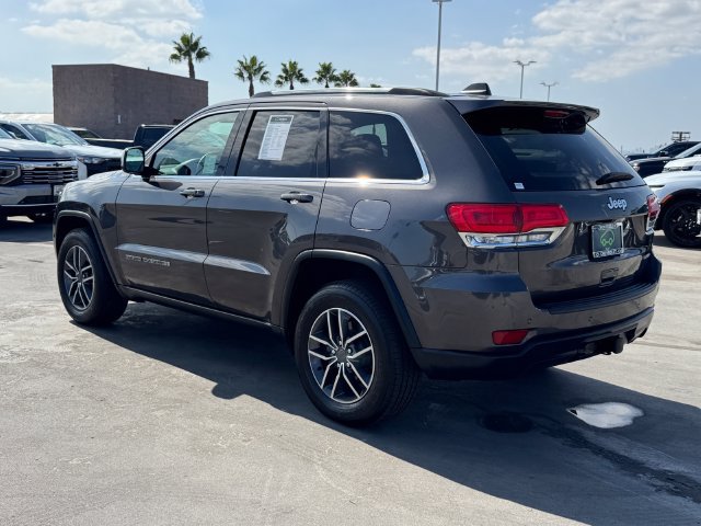 Used 2019 Jeep Grand Cherokee Laredo w/ Laredo X Package RWD image 2