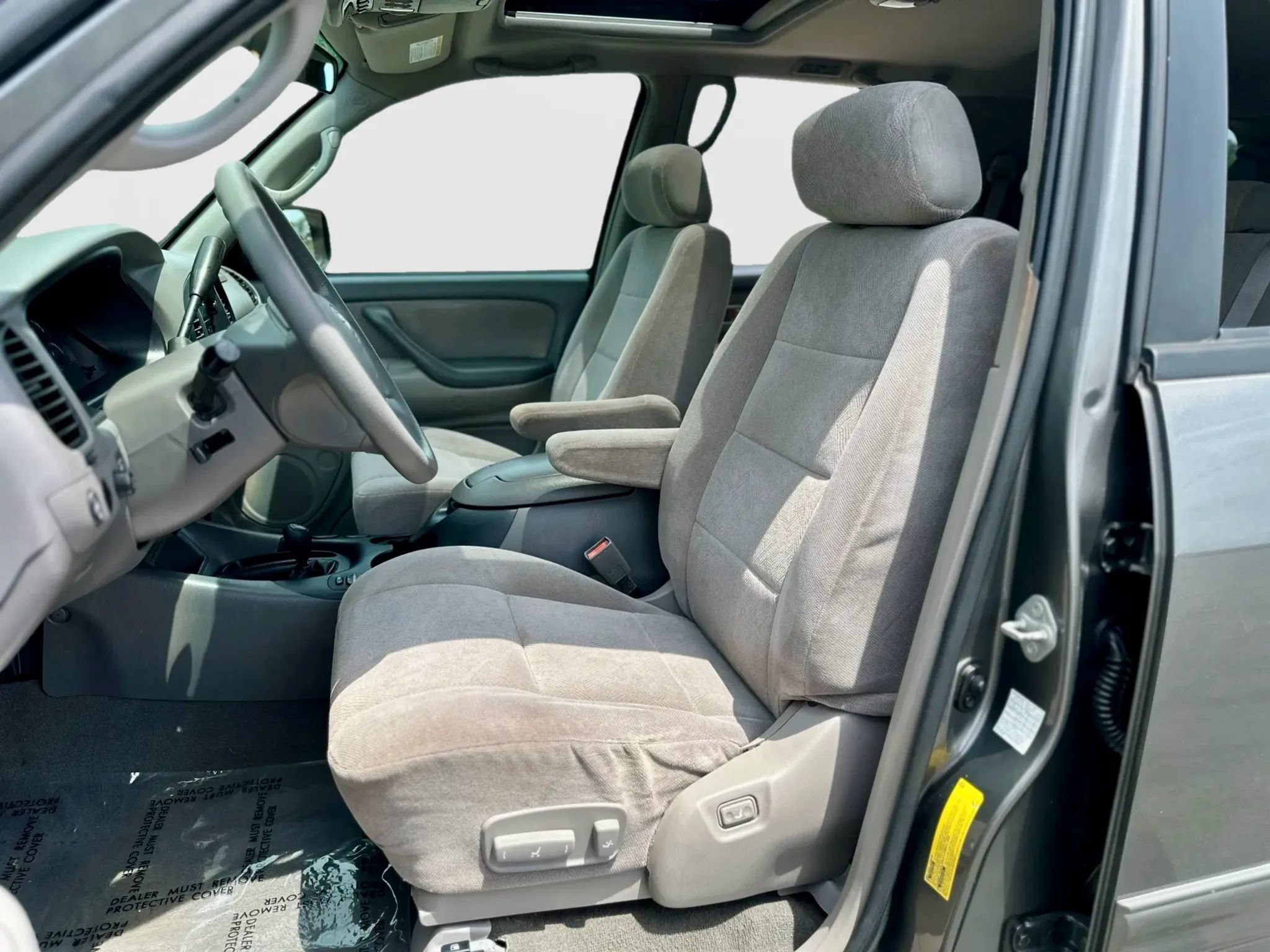 Used 2003 Toyota Sequoia SR5 AWD/4WD image 17