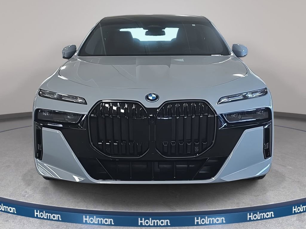 New 2026 BMW 750e xDrive w/ Executive Package image 2