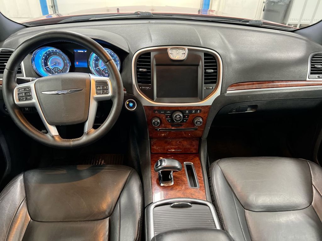 Used 2012 Chrysler 300 Limited image 10