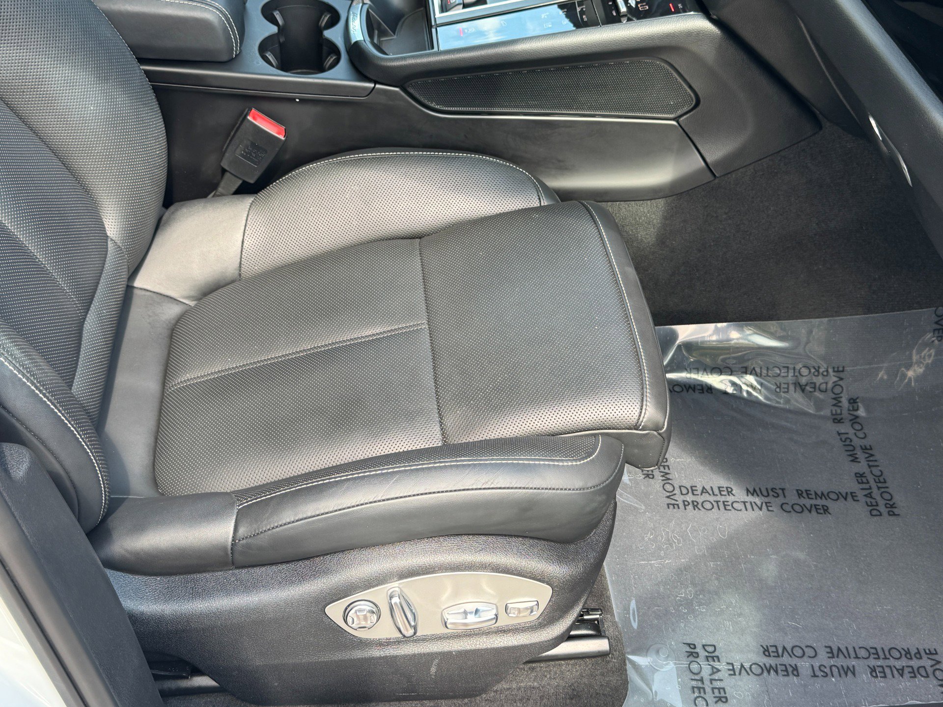 Used 2023 Porsche Macan image 56