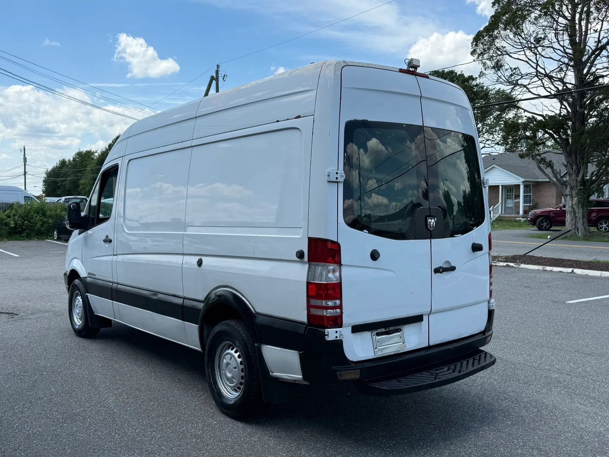 Used 2008 Dodge Sprinter 2500 RWD image 16