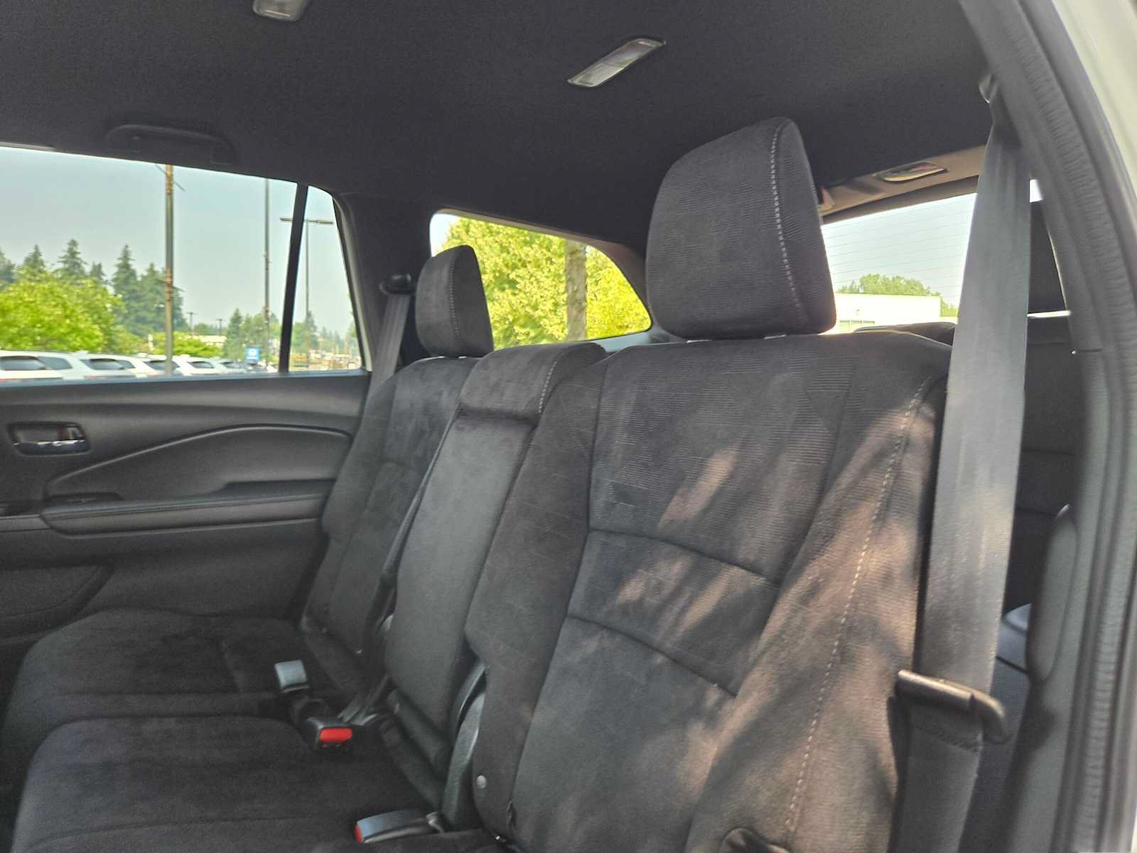 Used 2022 Honda Pilot Sport image 17