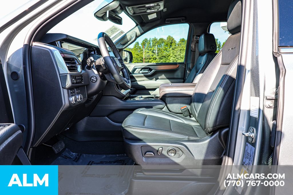 Used 2025 GMC Yukon XL Denali AWD/4WD image 18