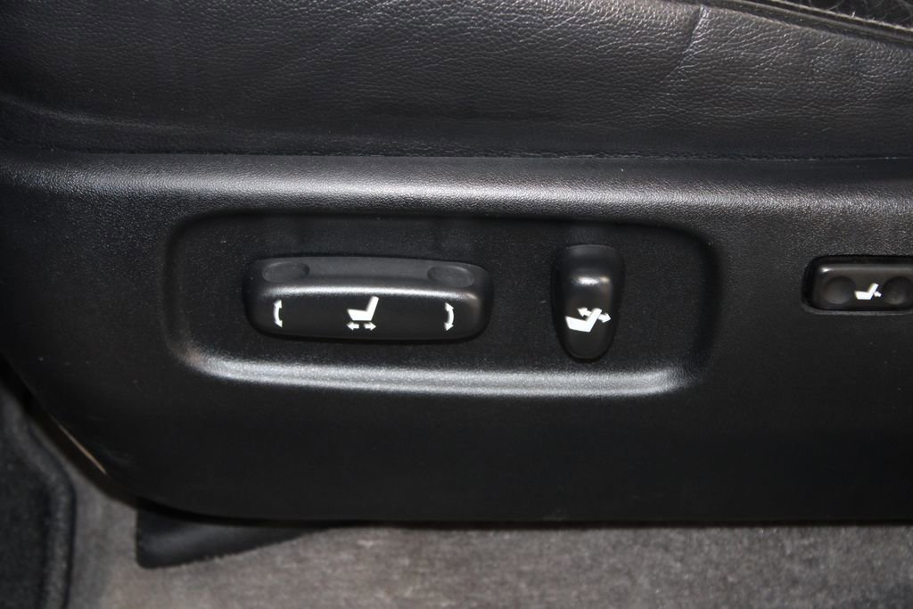 Used 2013 Toyota Land Cruiser AWD/4WD image 21