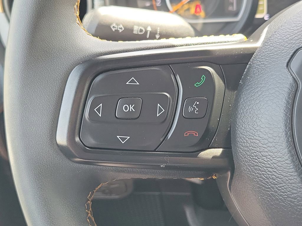 Used 2024 Jeep Gladiator Sport AWD/4WD image 25