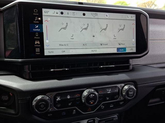 Used 2025 Jeep Wrangler Unlimited Sahara w/ Safety Group image 15