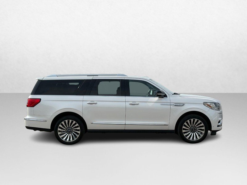 Used 2018 Lincoln Navigator L Reserve w/ Technology Package AWD/4WD image 4