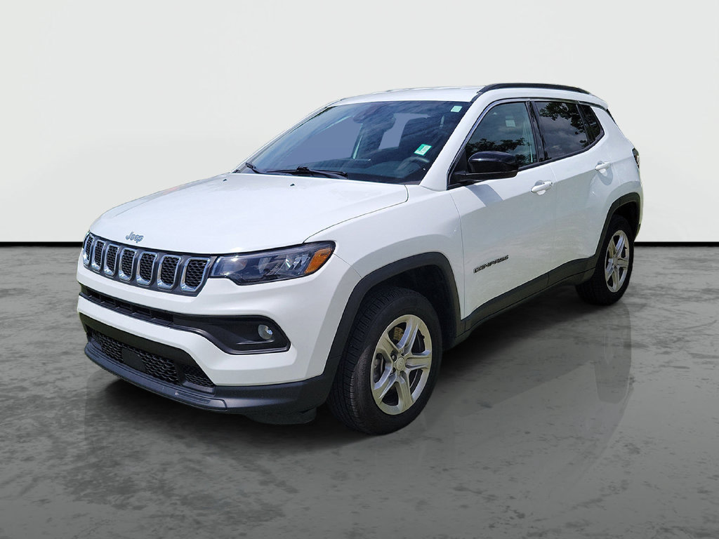 Used 2024 Jeep Compass Latitude AWD/4WD image 5
