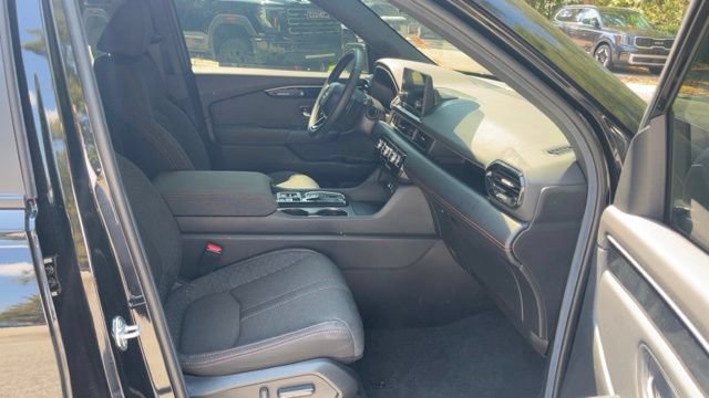 Used 2025 Honda Pilot Sport image 11