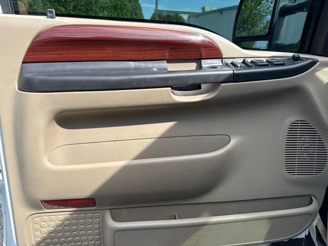 Used 2006 Ford F350 4x4 Crew Cab DRW Super Duty image 13