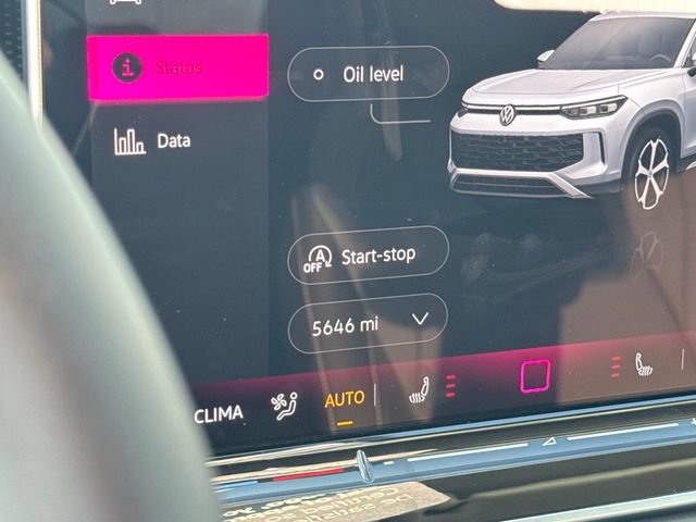 Used 2025 Volkswagen Tiguan SE FWD image 20