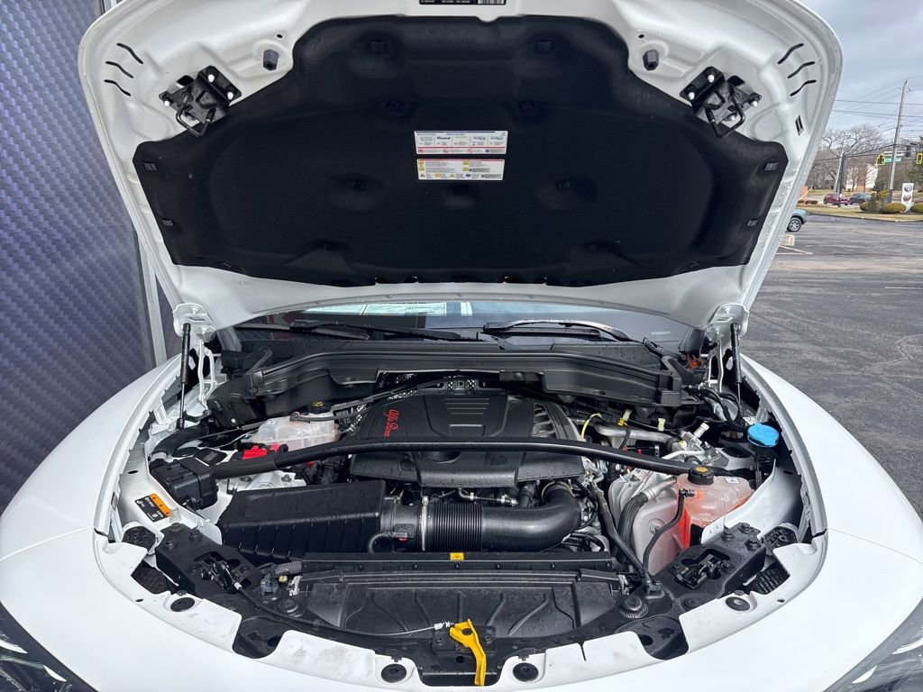 Used 2024 Alfa Romeo Stelvio Veloce image 11