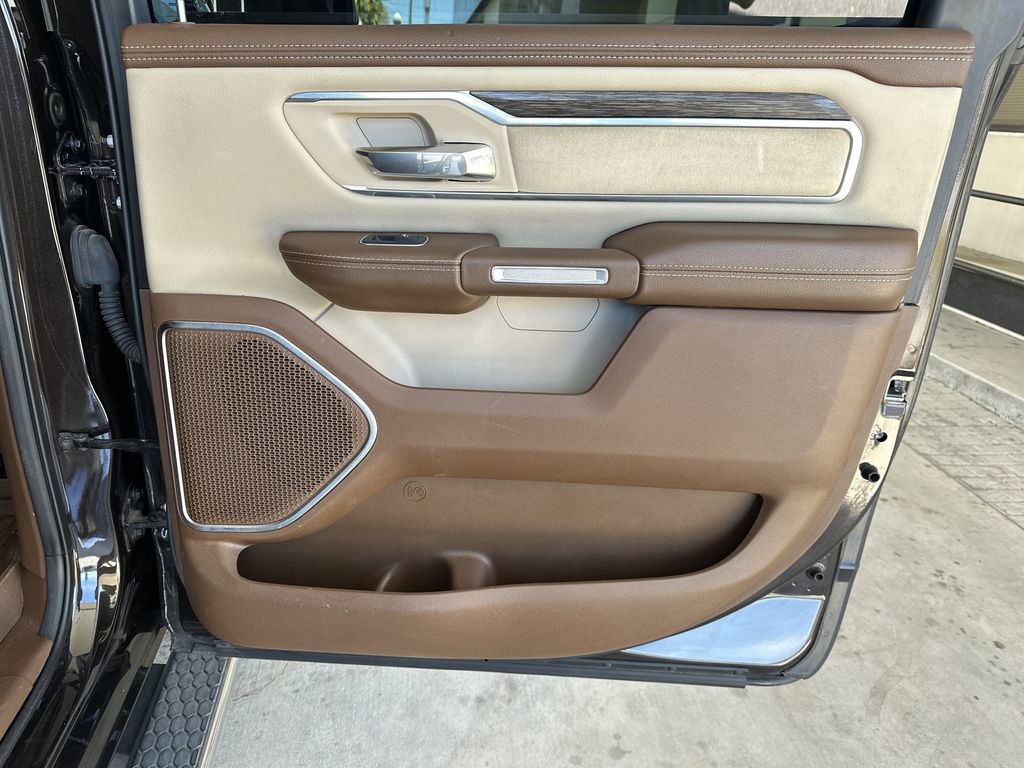 Used 2019 RAM 1500 Laramie AWD/4WD image 31