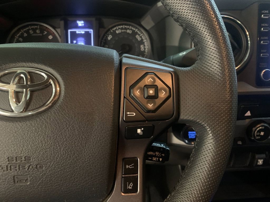 Used 2020 Toyota Tacoma TRD Sport AWD/4WD image 28
