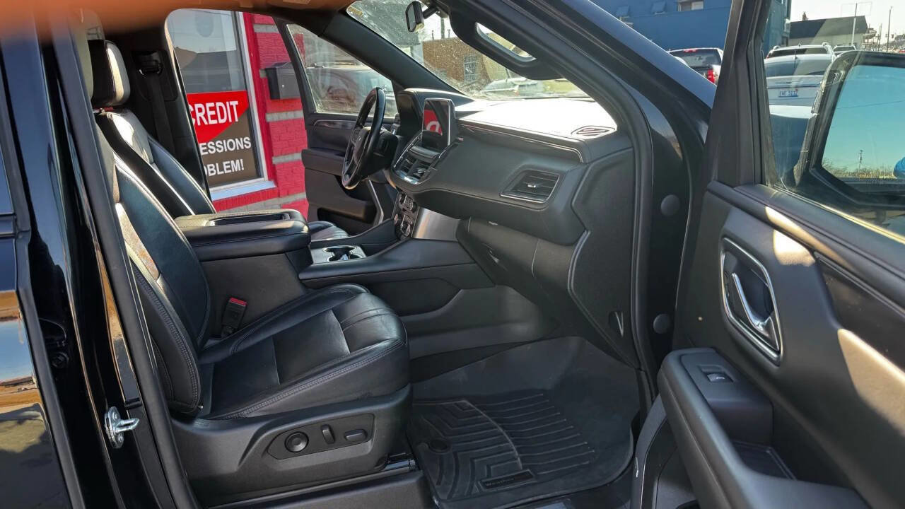 Used 2021 Chevrolet Suburban RST w/ Luxury Package image 11