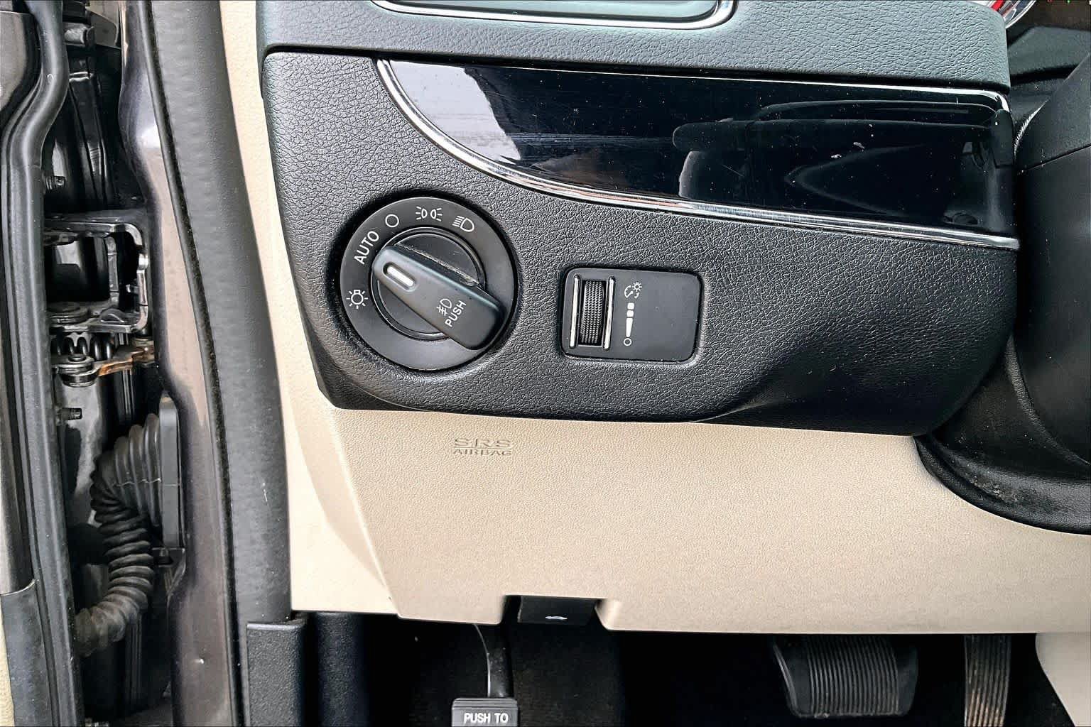 Used 2020 Dodge Grand Caravan SXT FWD image 18