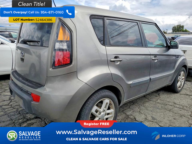 Used 2011 Kia Soul + w/ Audio Pkg FWD image 4