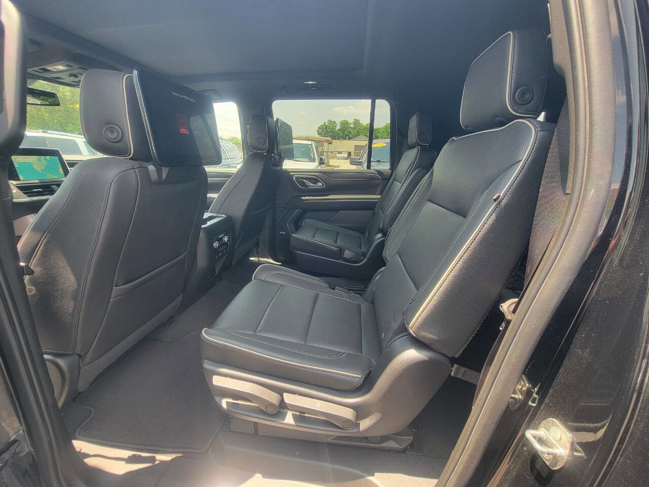 Used 2022 GMC Yukon XL SLT image 18