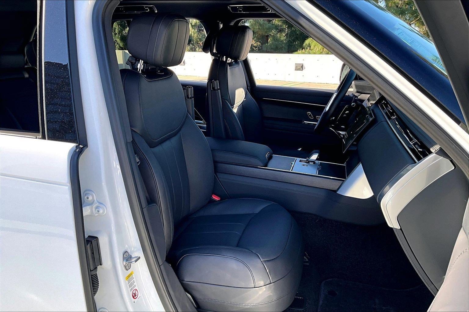 New 2026 Land Rover Range Rover SE image 8