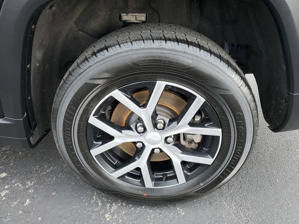 Used 2024 Jeep Grand Cherokee L Limited w/ Luxury Tech Group II image 36