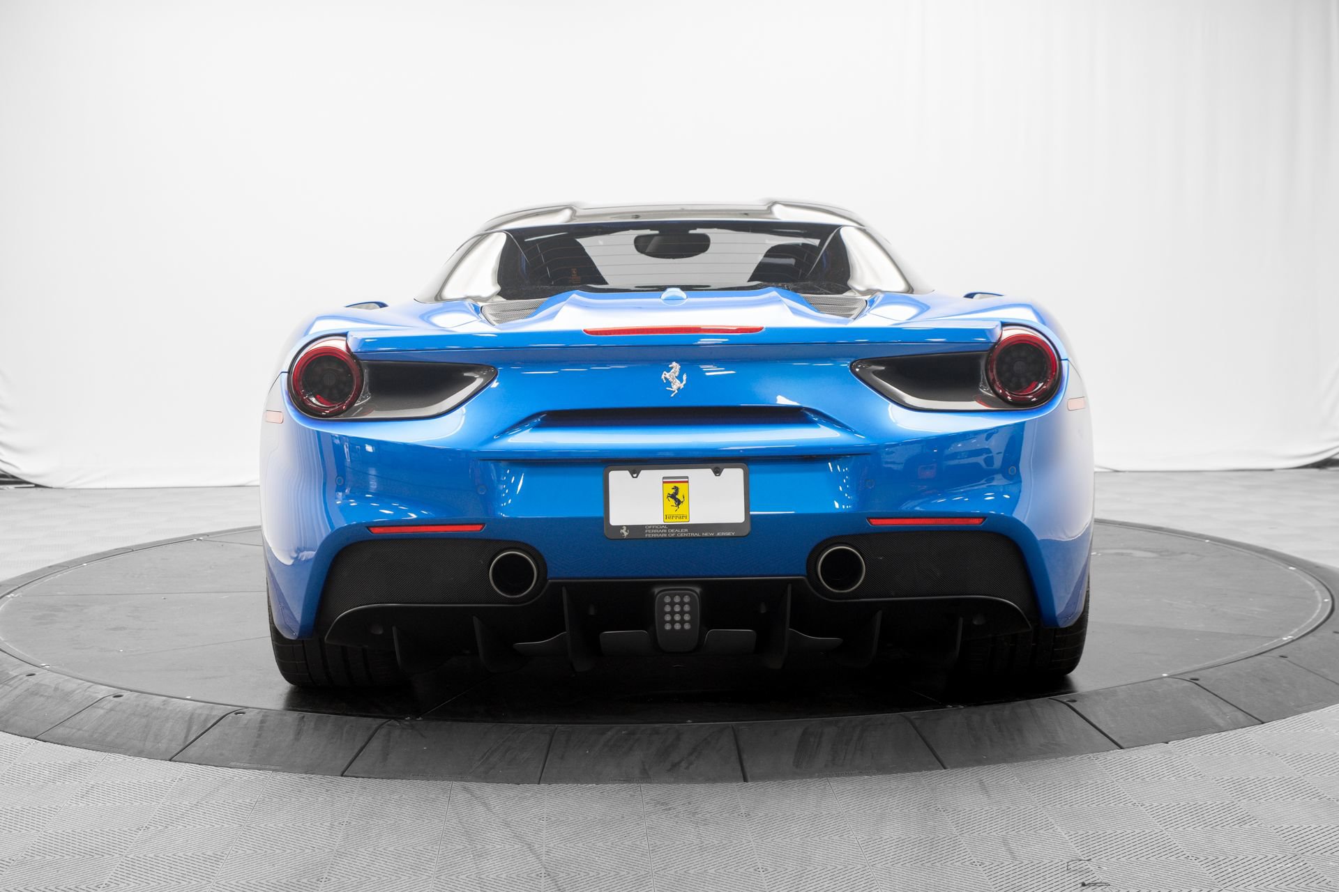 Used 2017 Ferrari 488 Spider RWD image 13