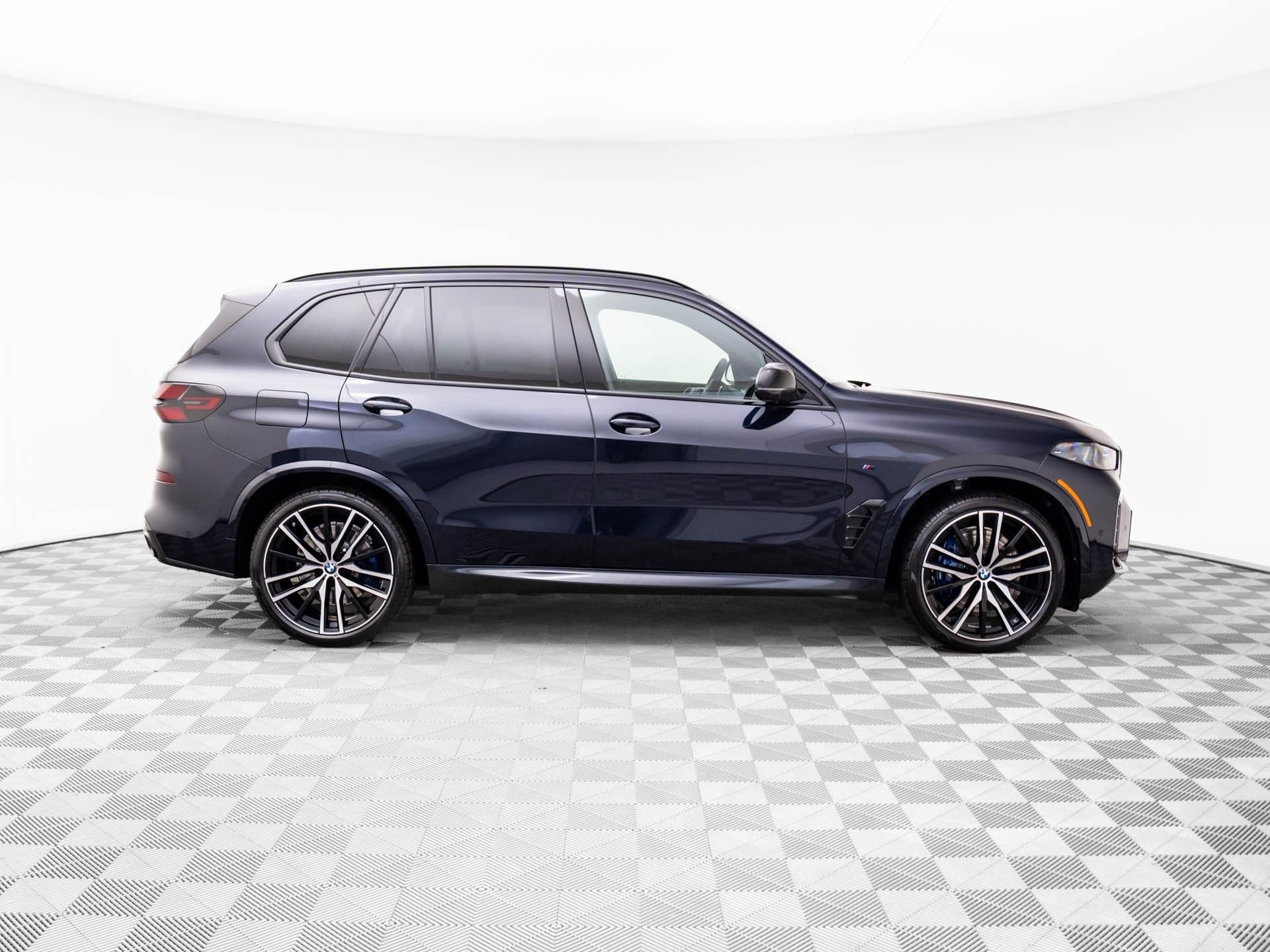 New 2026 BMW X5 M60i image 8