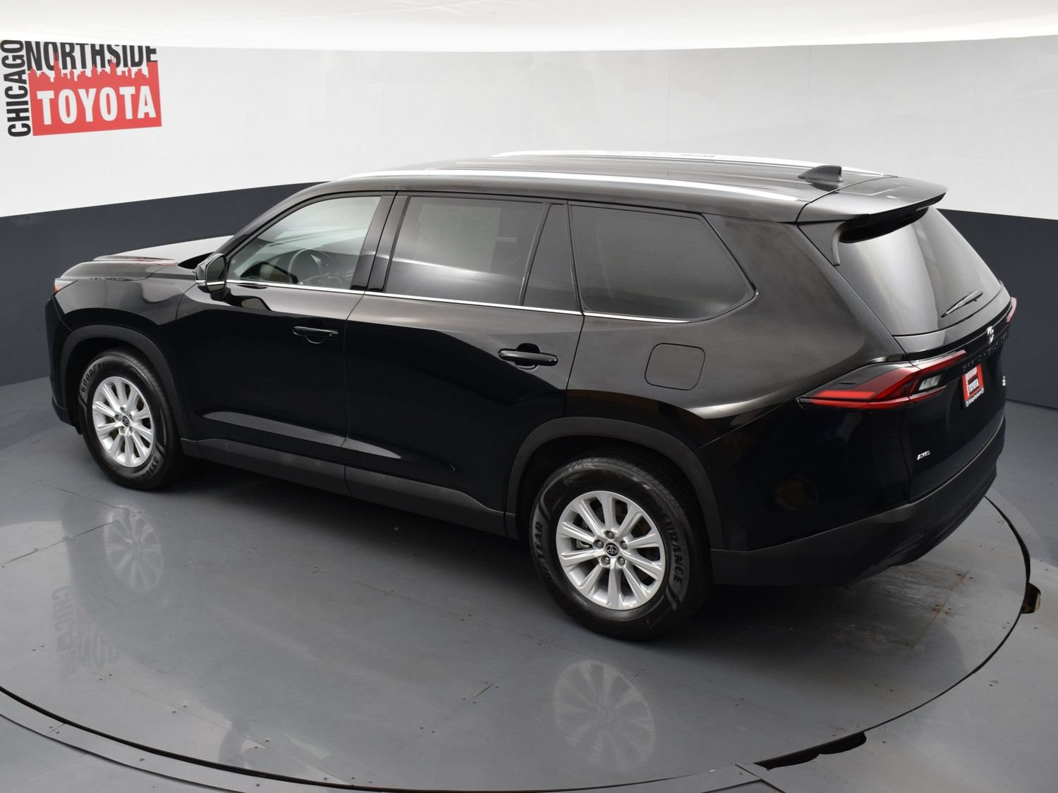 Used 2025 Toyota Grand Highlander AWD image 22