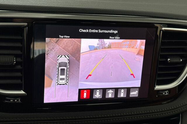 New 2026 Chrysler Pacifica Pinnacle image 19