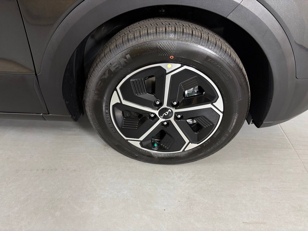 New 2026 Kia Niro LX image 10